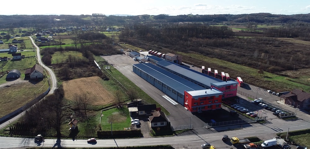 Company from birds perspective, image 1.